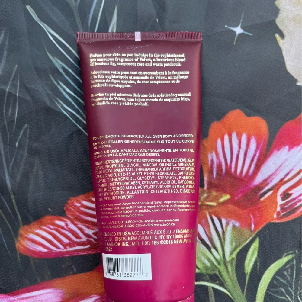 Avon Velvet Body Lotion (2018 Release) 200 mL / 6.7 fl oz GUC Collector's Item
